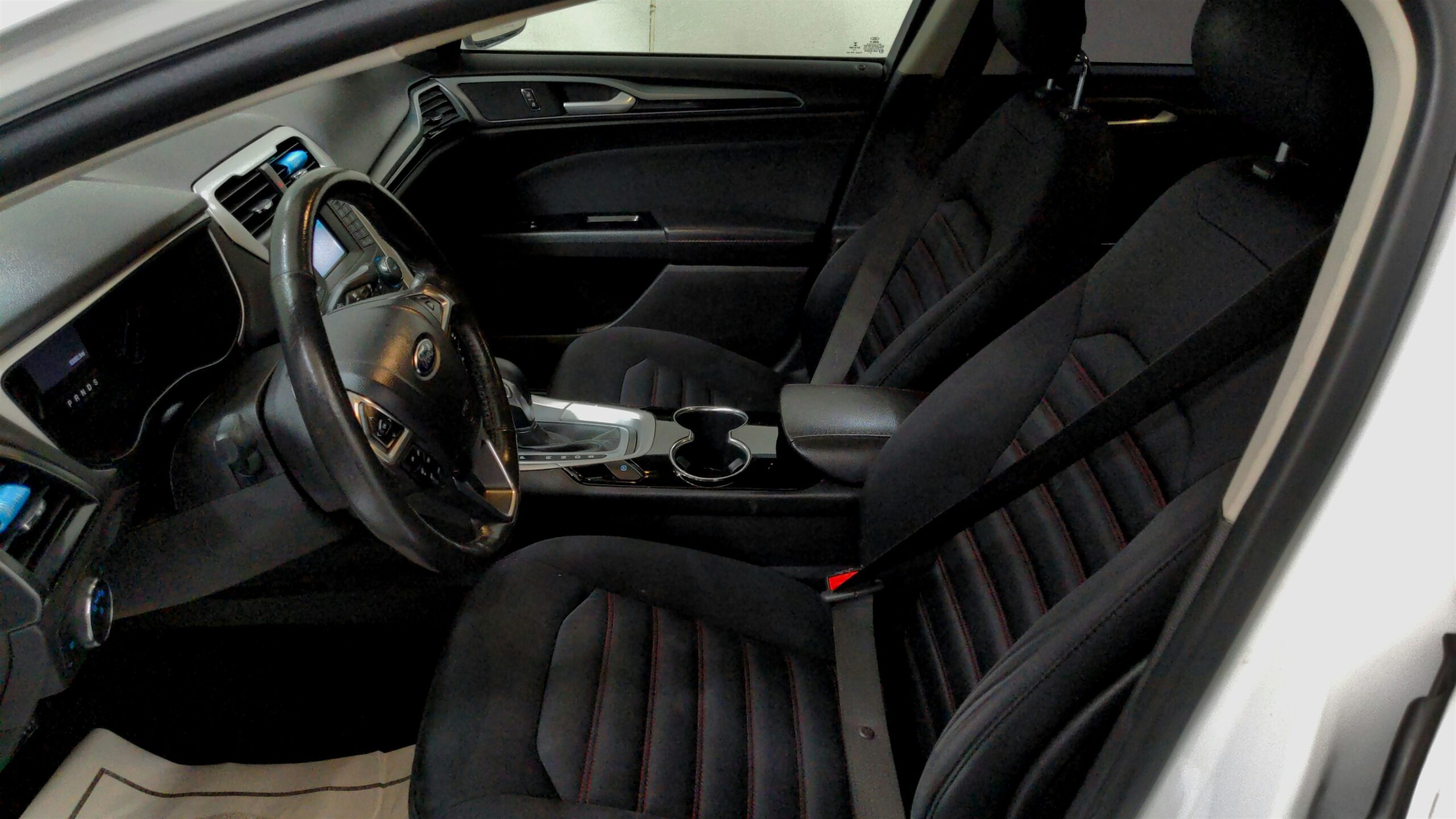 2014 Ford Fusion SE's photo