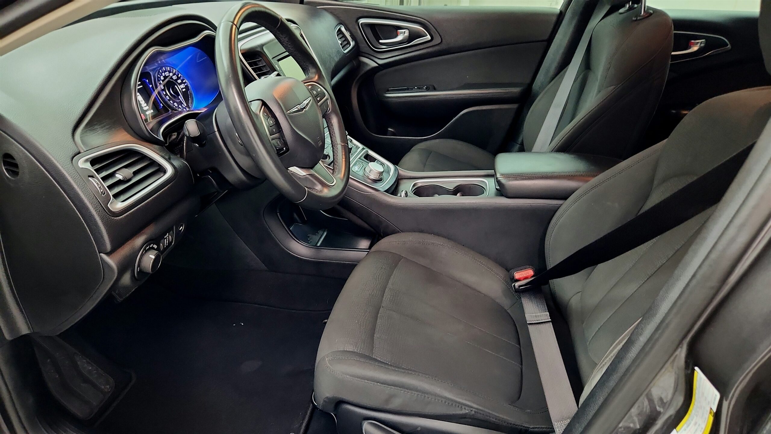 2016 Chrysler 200 LX