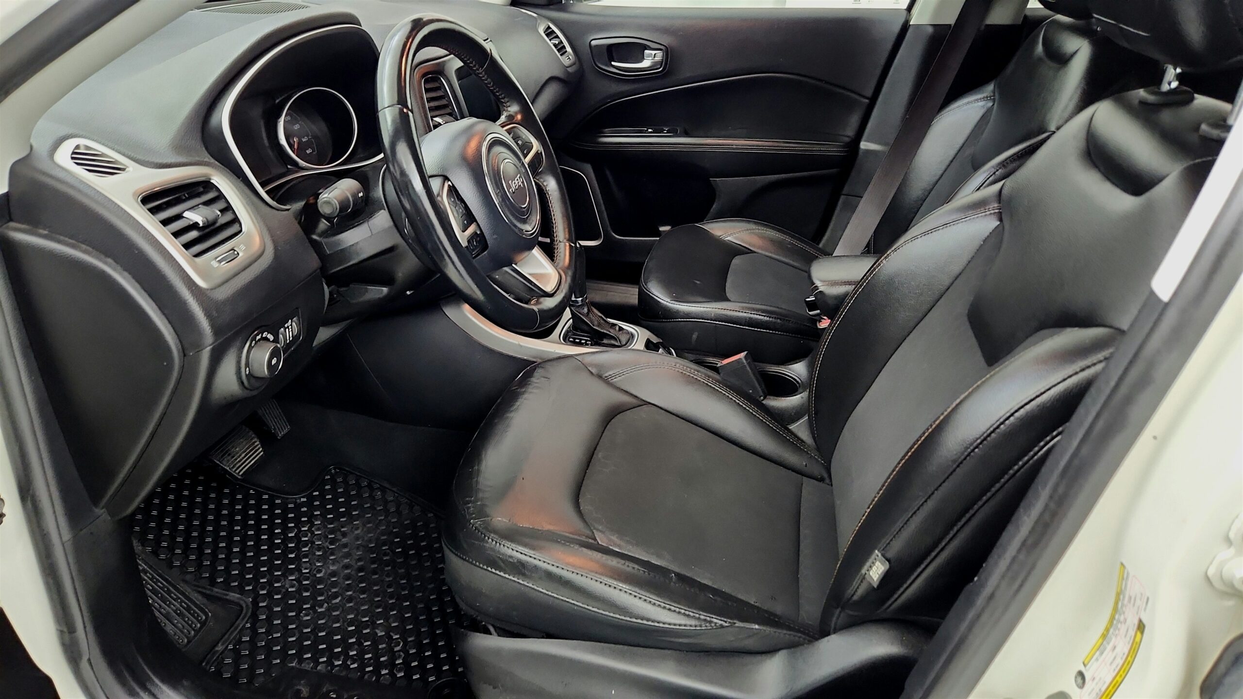 2018 Jeep Compass Latitude's photo