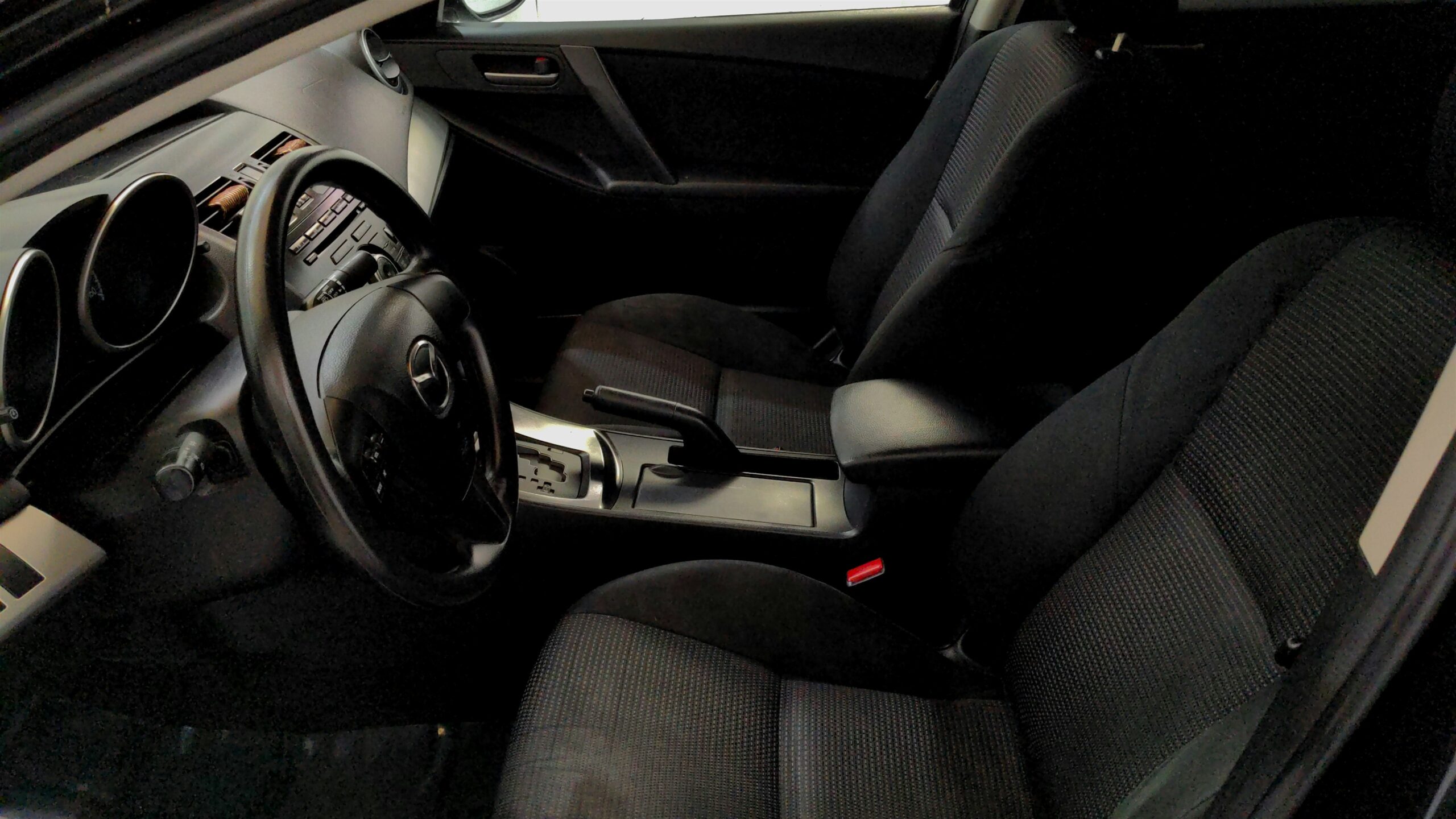 2013 Mazda MAZDA3 i SV's photo