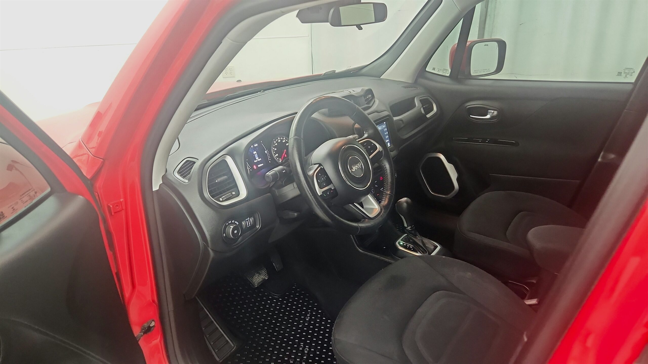 2018 Jeep Renegade Latitude's photo