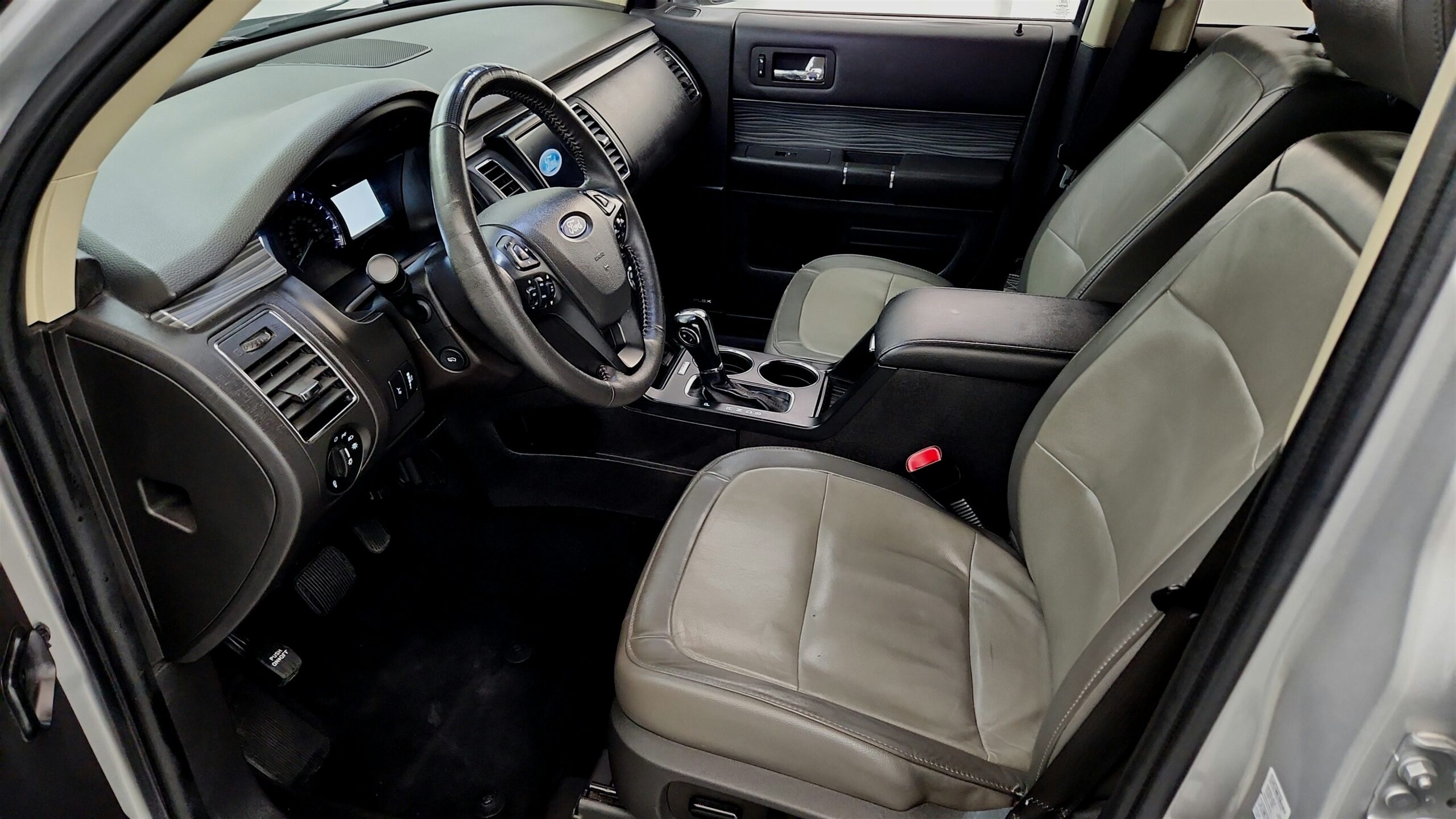 2019 Ford Flex SEL's photo