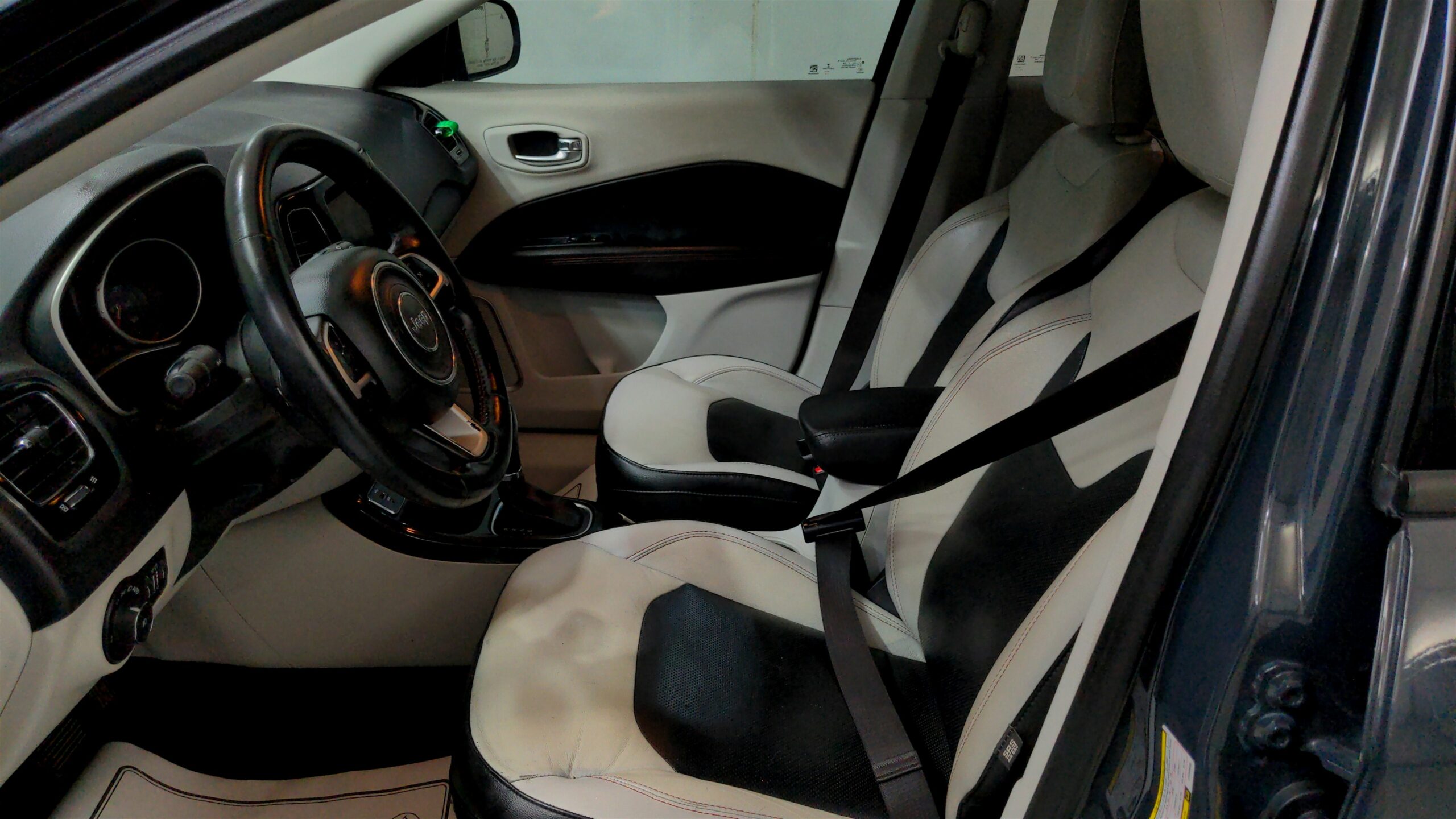 2018 Jeep Compass Limited's photo