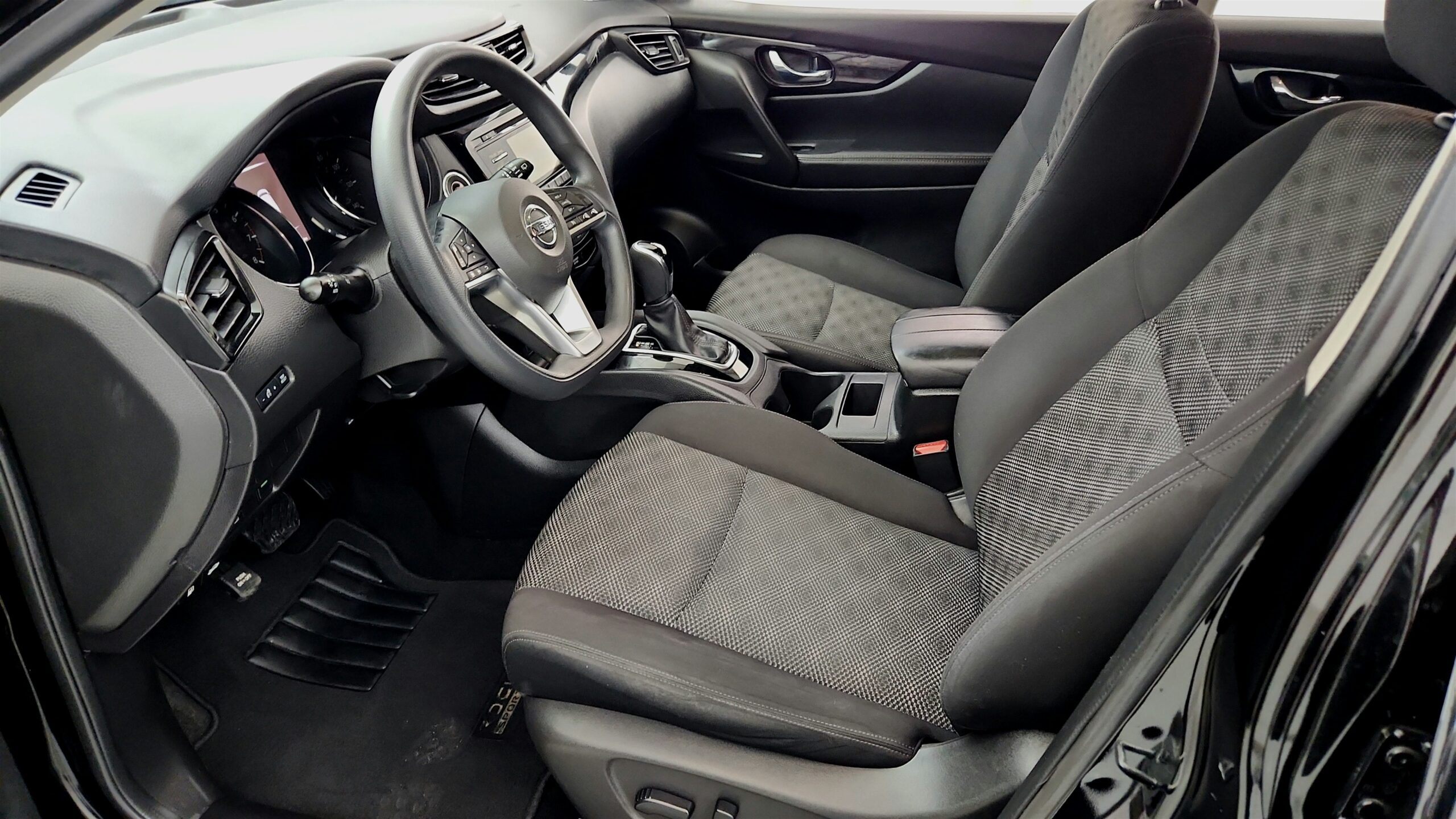 2017 Nissan Rogue Sport SV