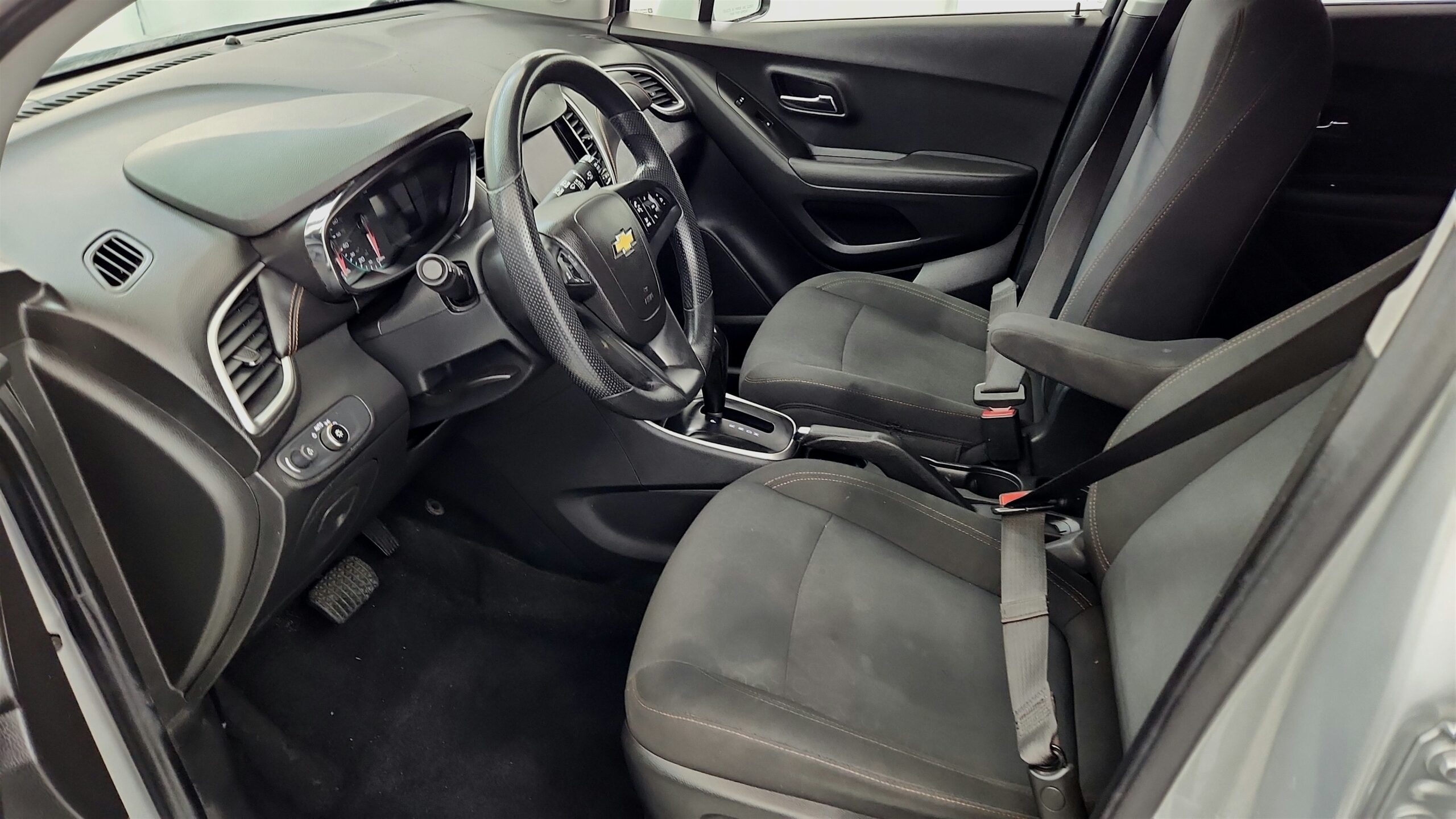 2021 Chevrolet Trax LS's photo