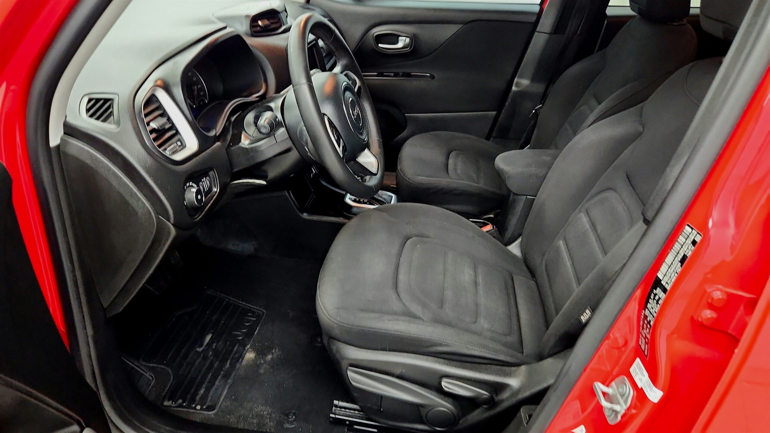 2018 Jeep Renegade Latitude's photo