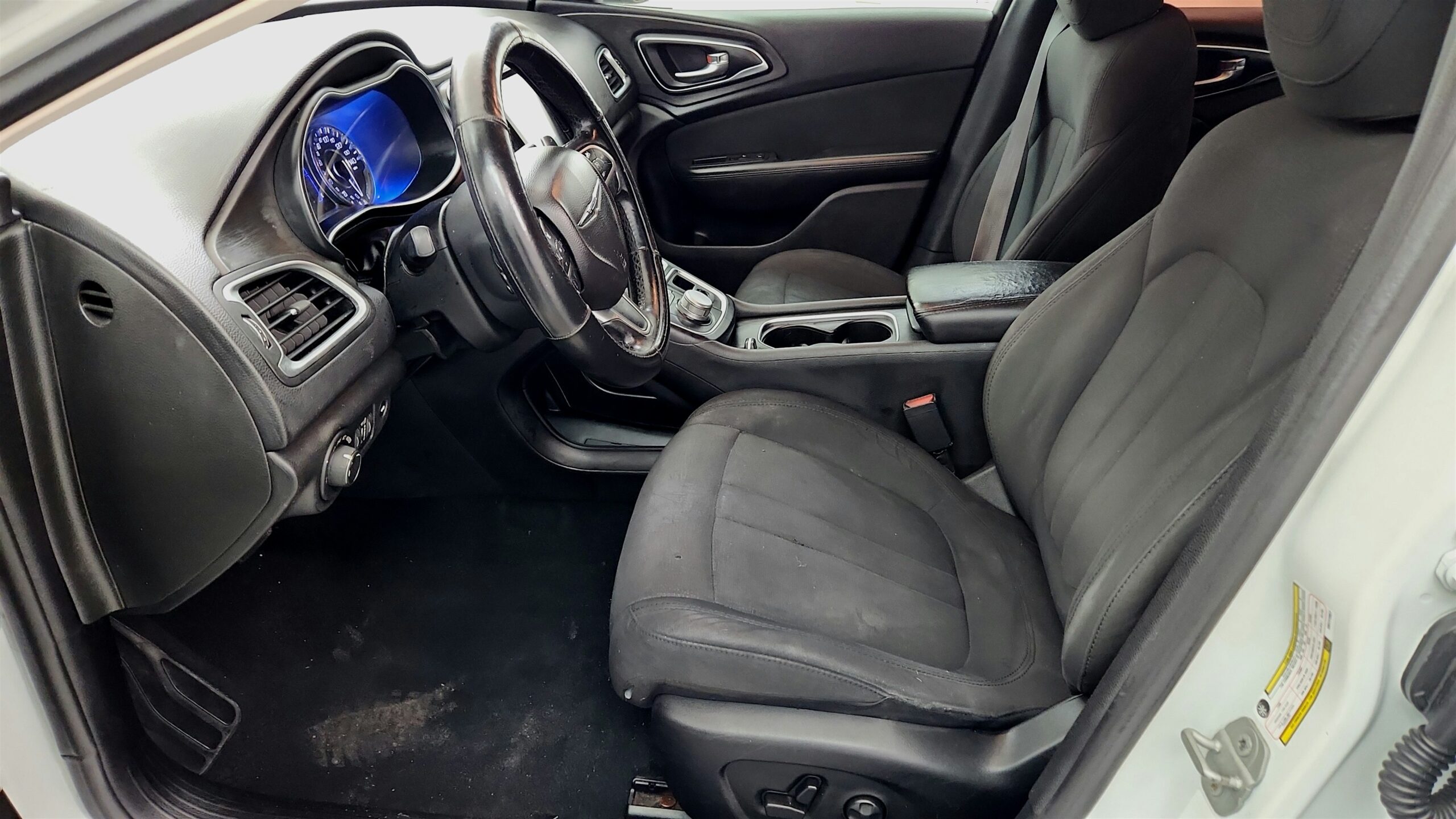 2016 Chrysler 200 Limited's photo