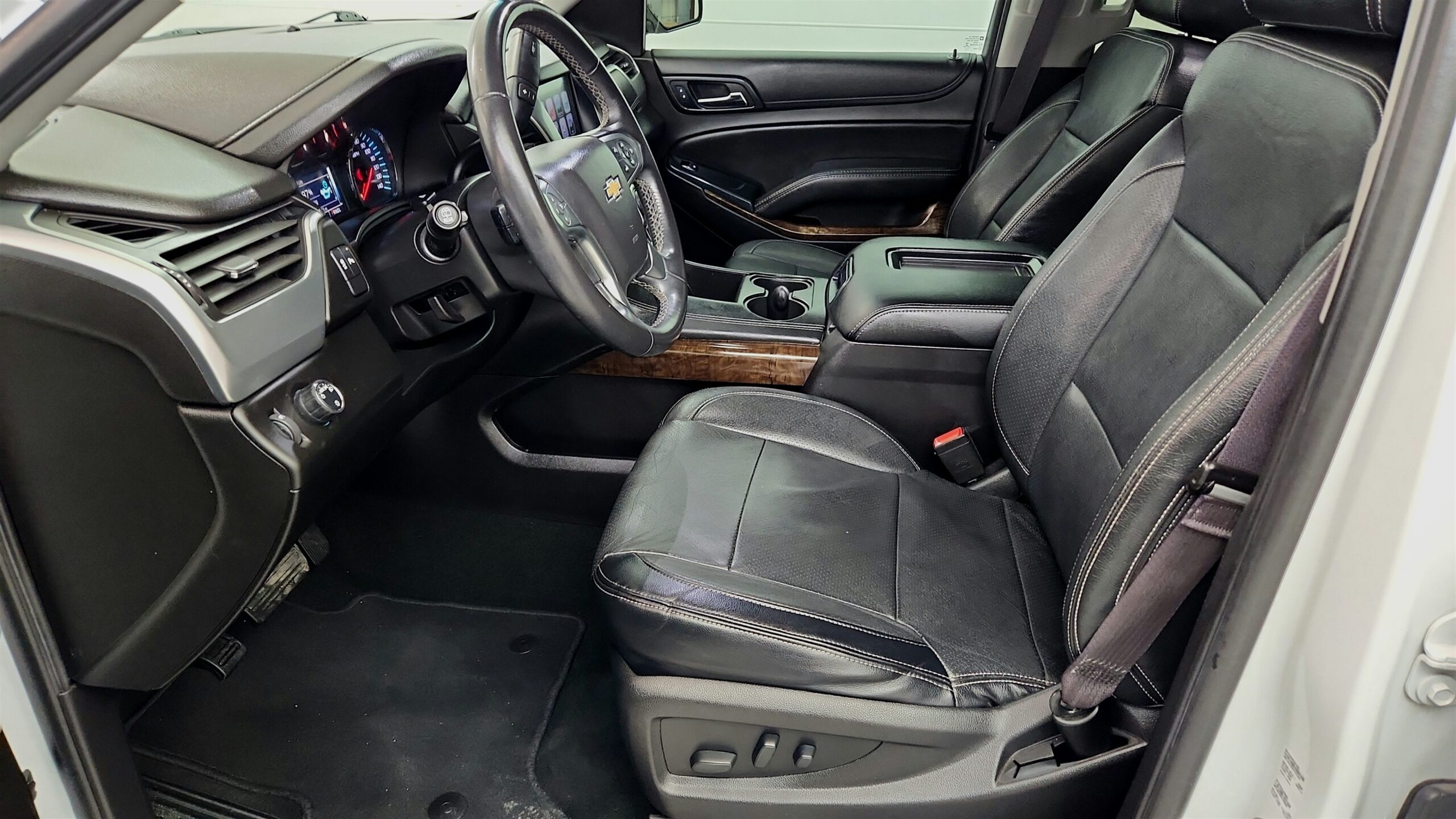 2017 Chevrolet Suburban LS's photo