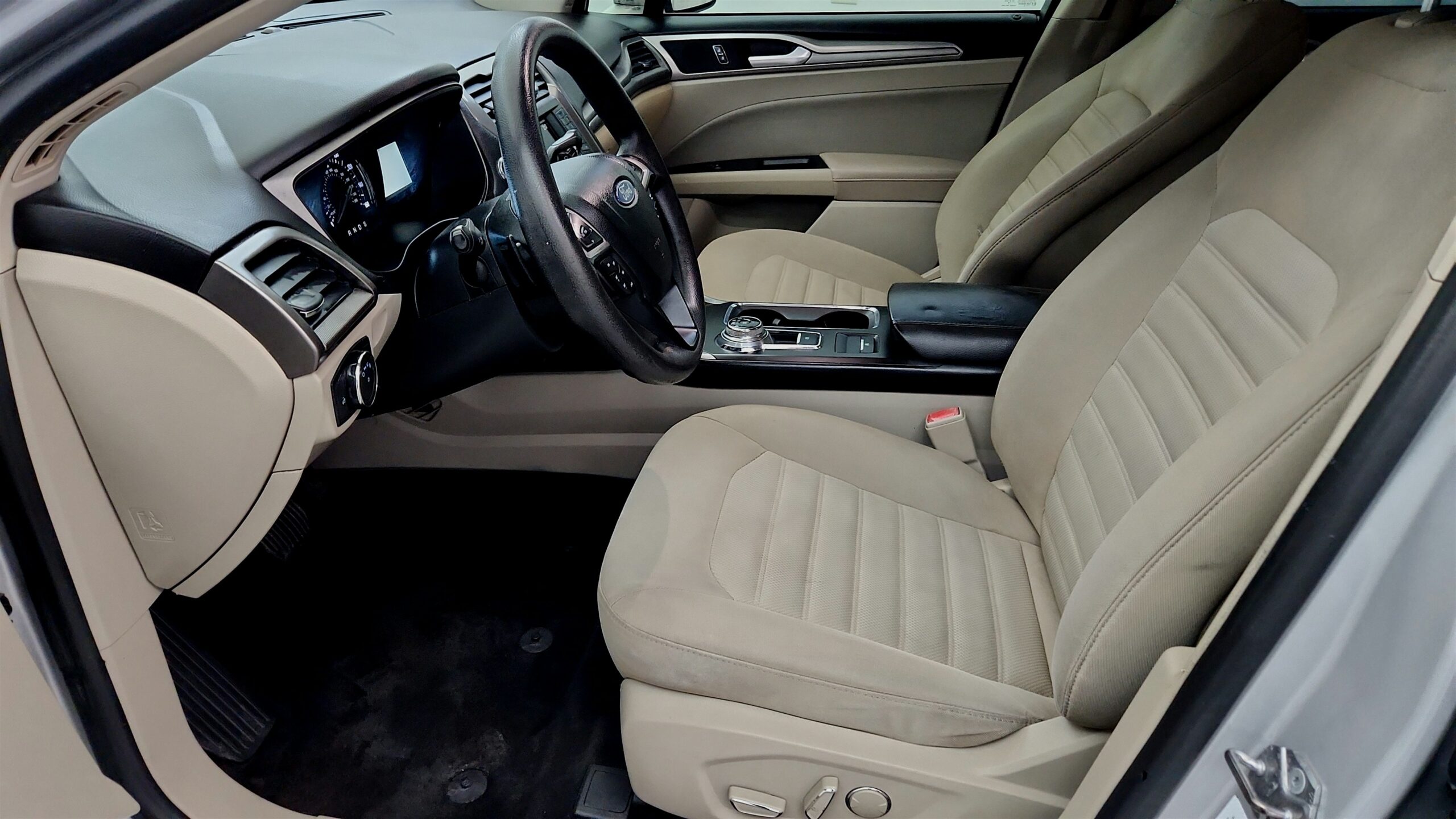 2018 Ford Fusion SE's photo