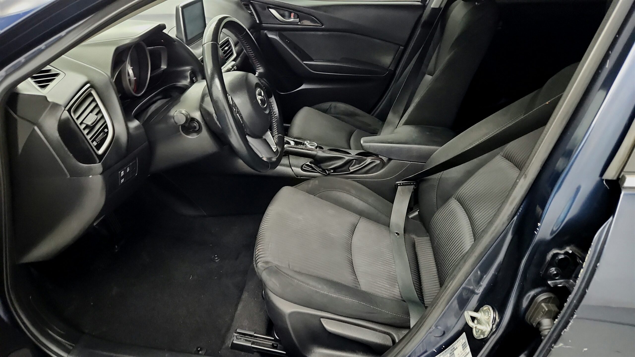 2015 Mazda MAZDA3 i Touring's photo