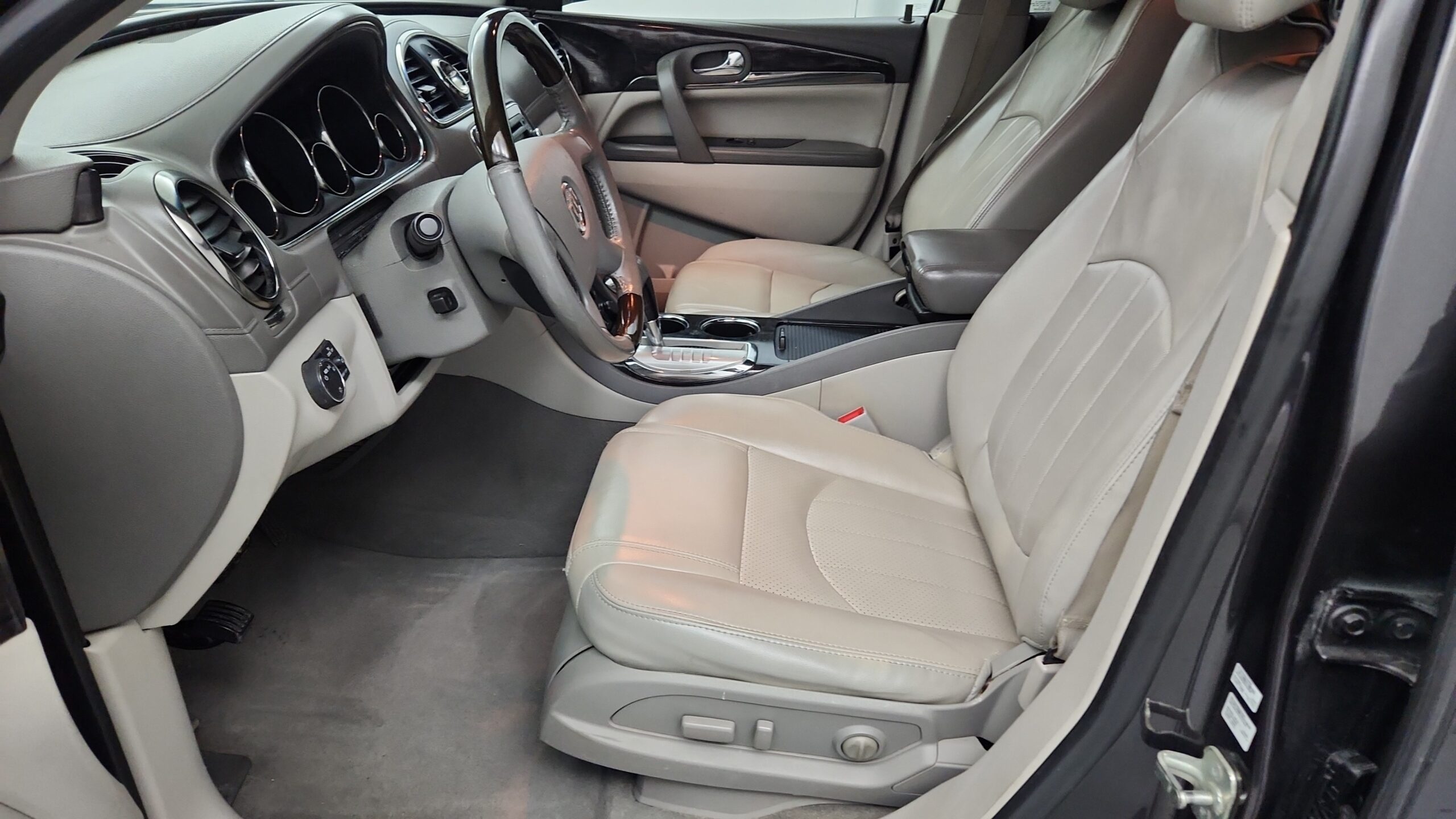 2015 Buick Enclave Premium's photo