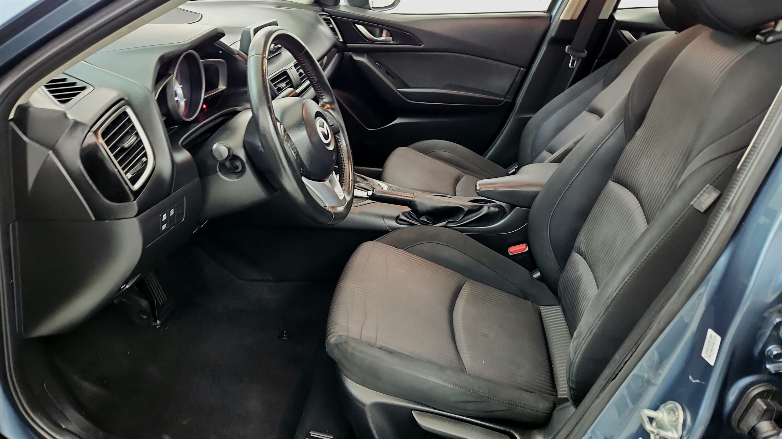 2014 Mazda MAZDA3 i Touring's photo