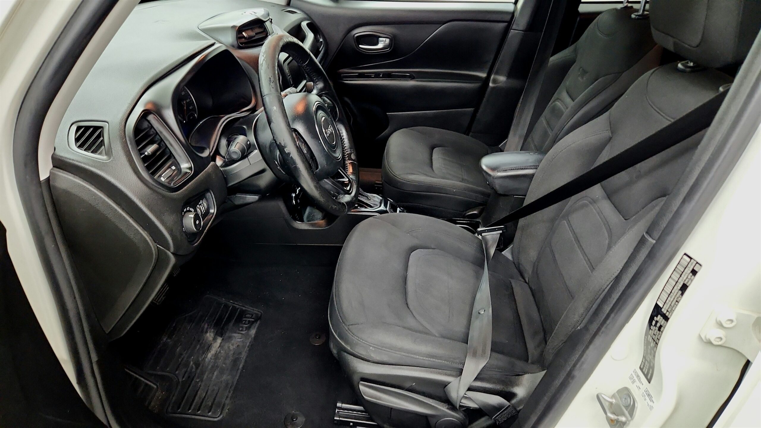 2017 Jeep Renegade Altitude Package's photo