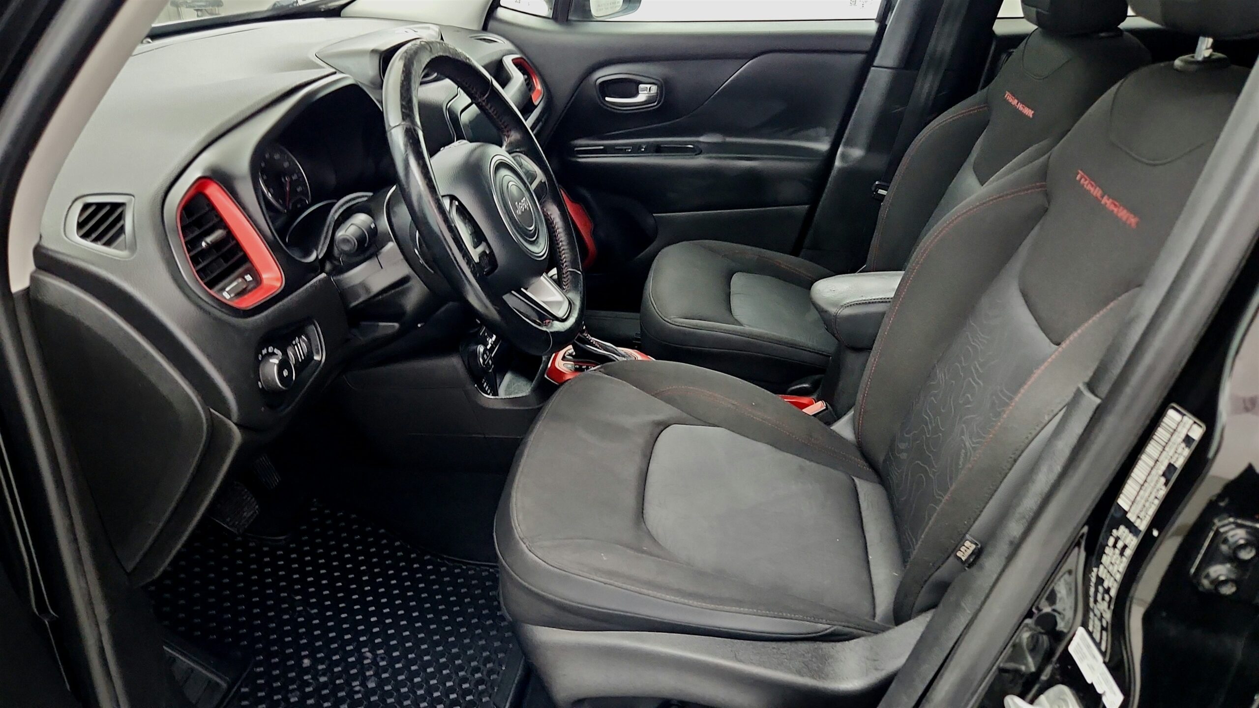 2017 Jeep Renegade Trailhawk's photo