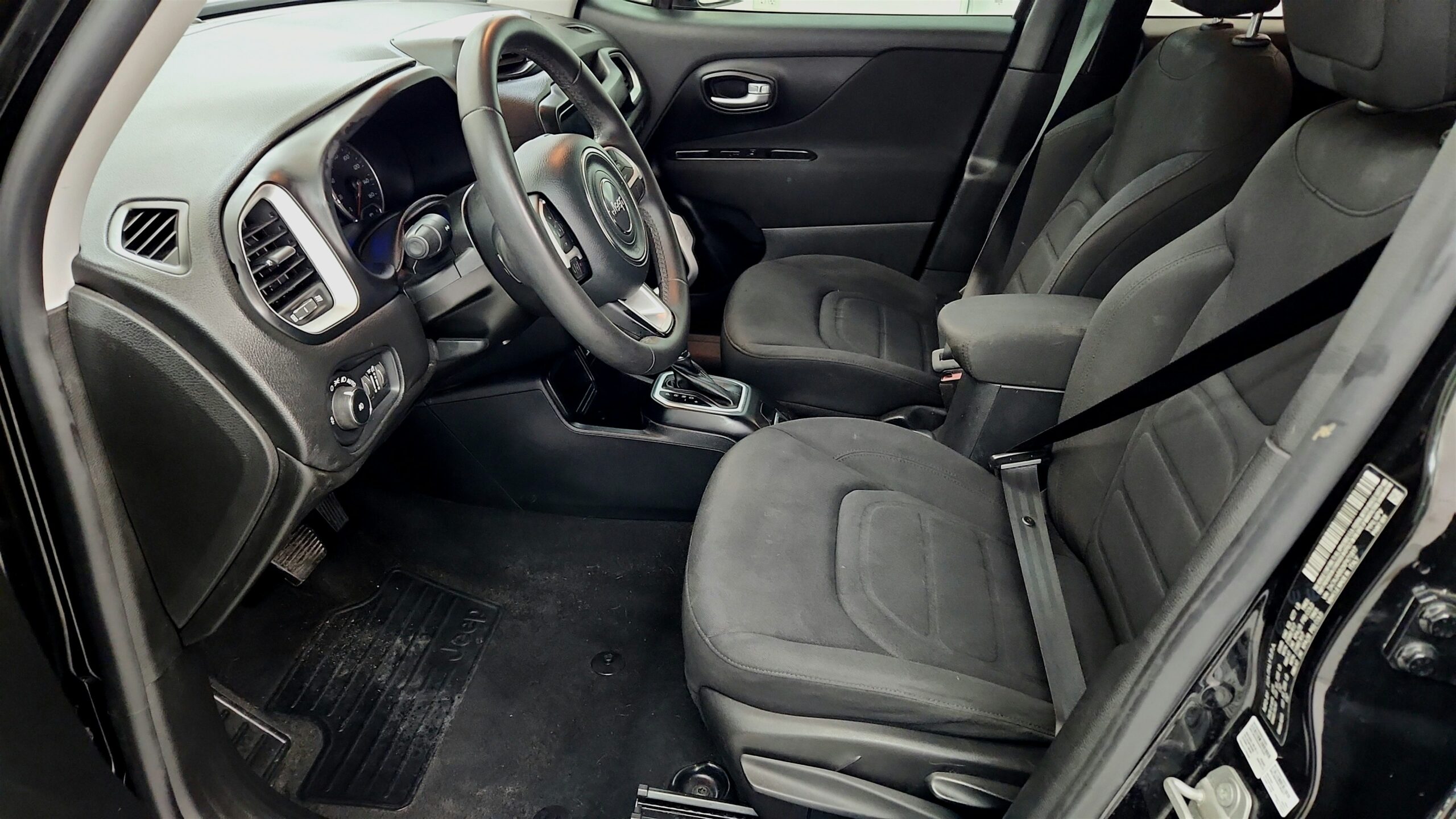 2019 Jeep Renegade Latitude's photo