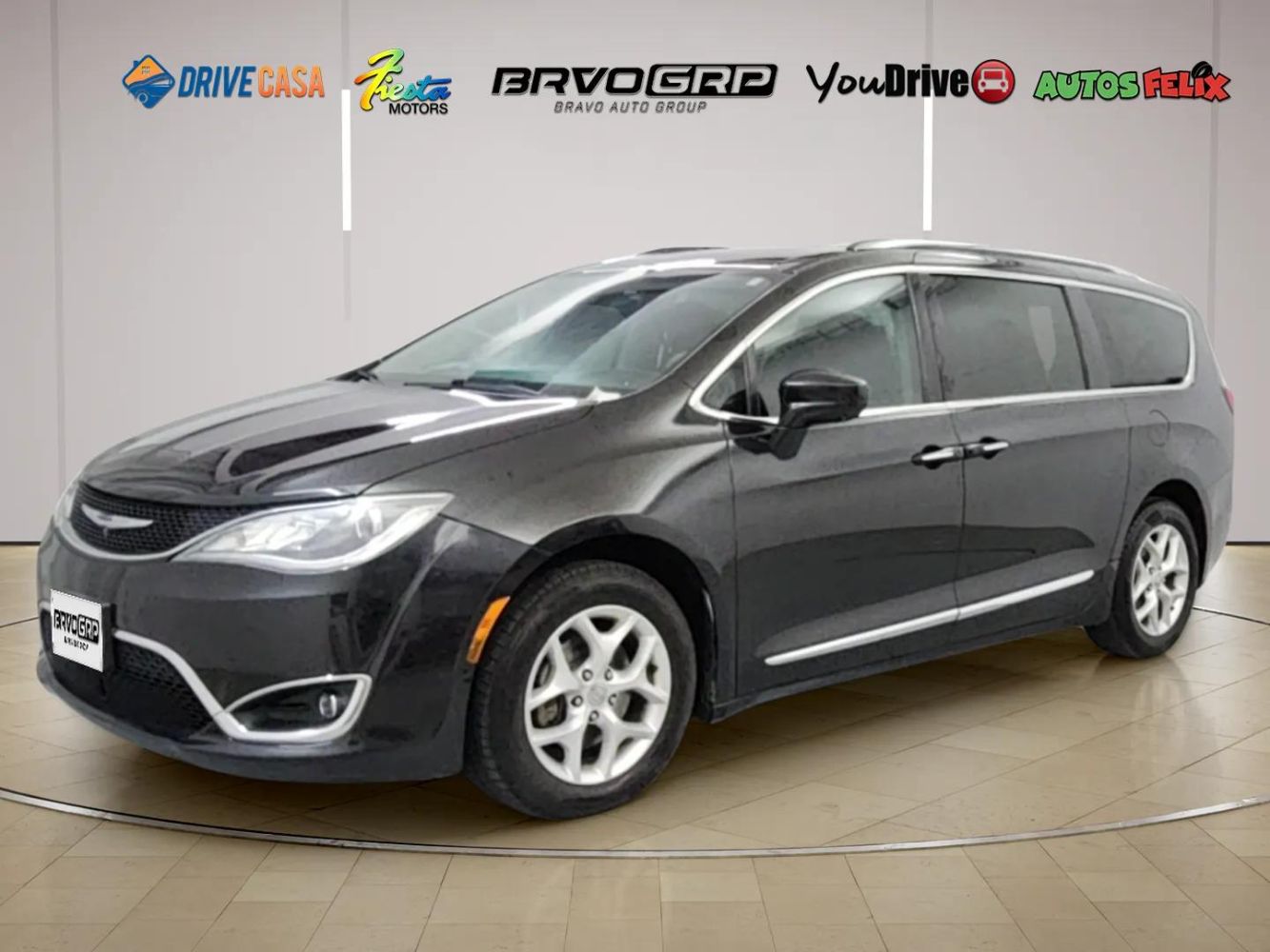 2017 Chrysler Pacifica Touring-L Plus's photo