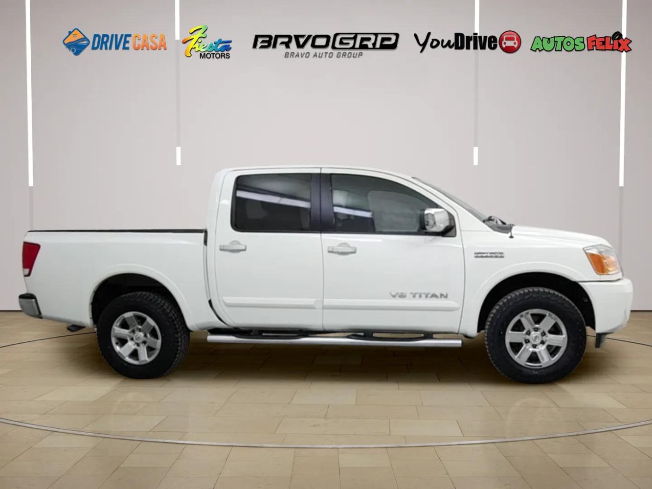 2015 Nissan Titan SV - Photo 6