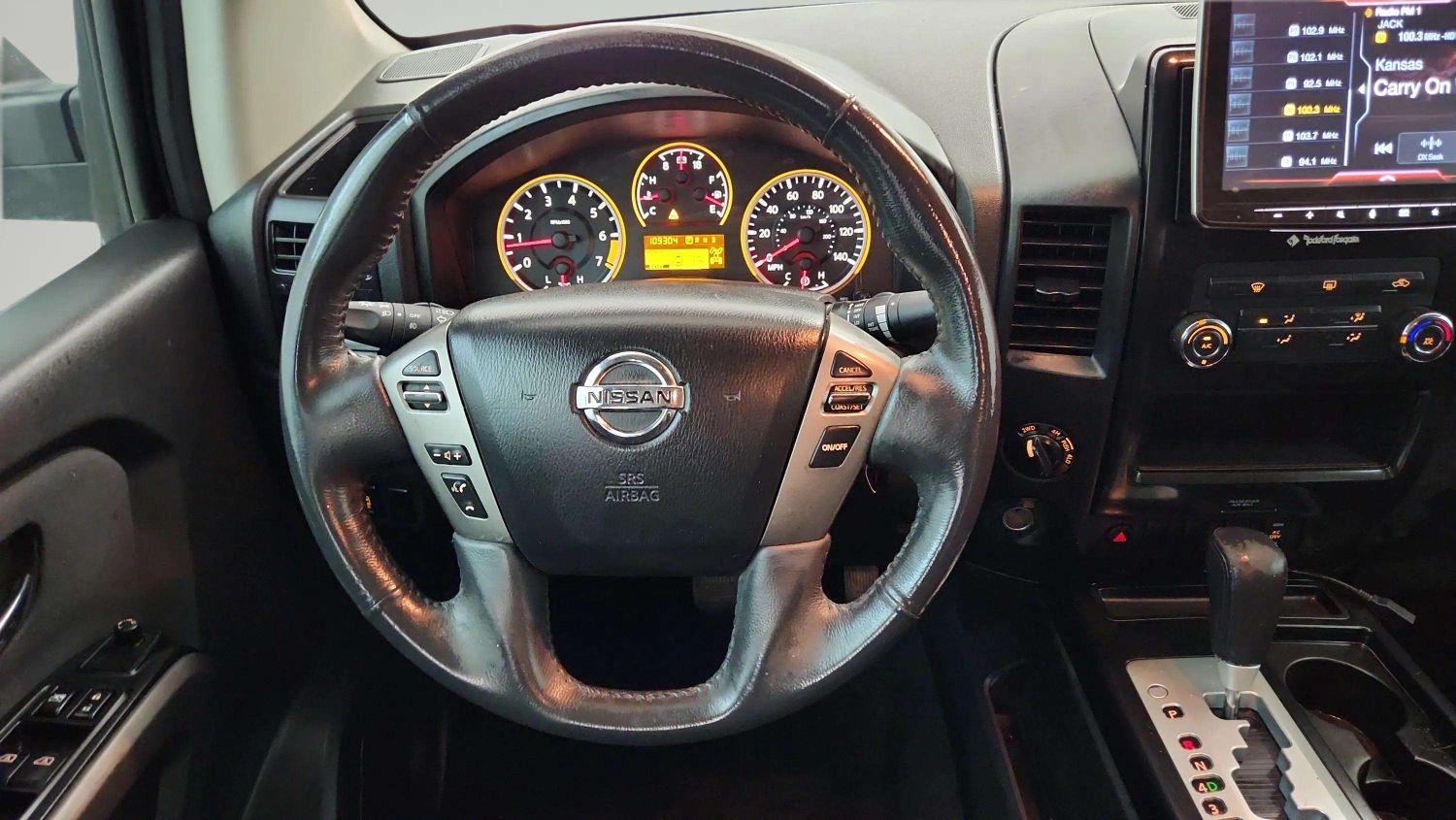2015 Nissan Titan SV - Photo 10