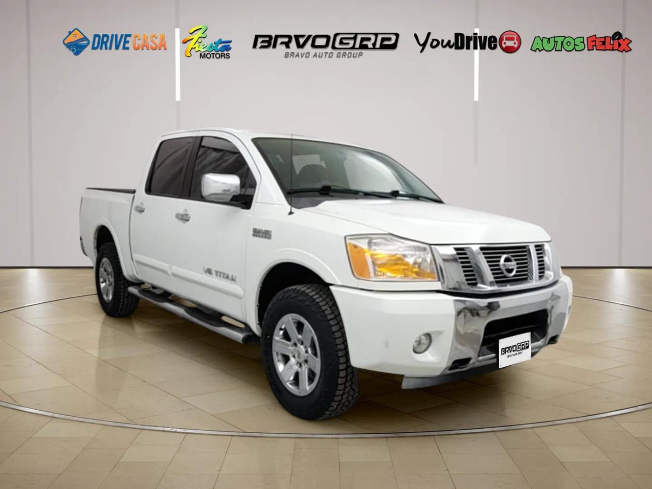 2015 Nissan Titan SV - Photo 7