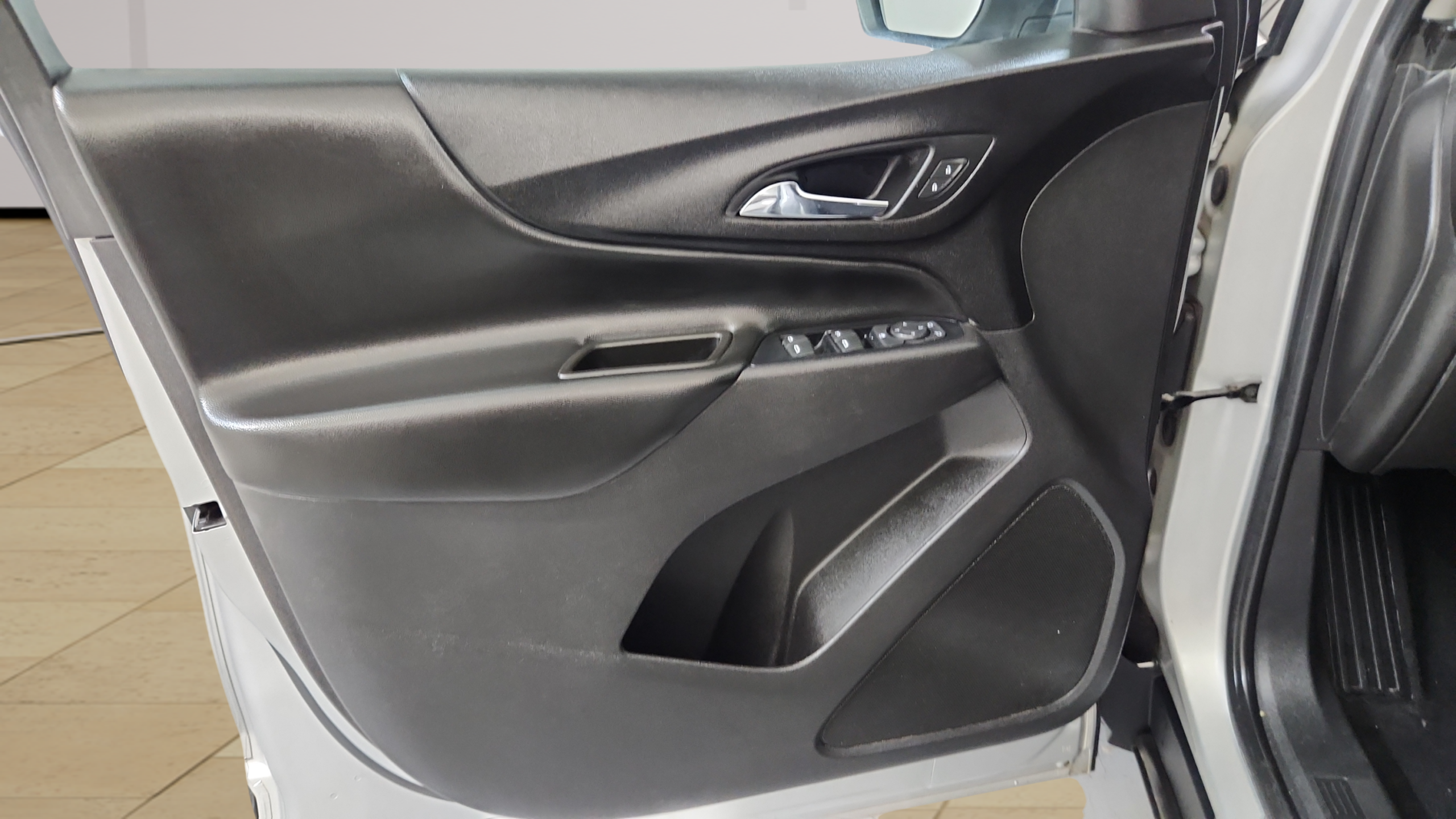 2020 Chevrolet Equinox LT - Photo 13
