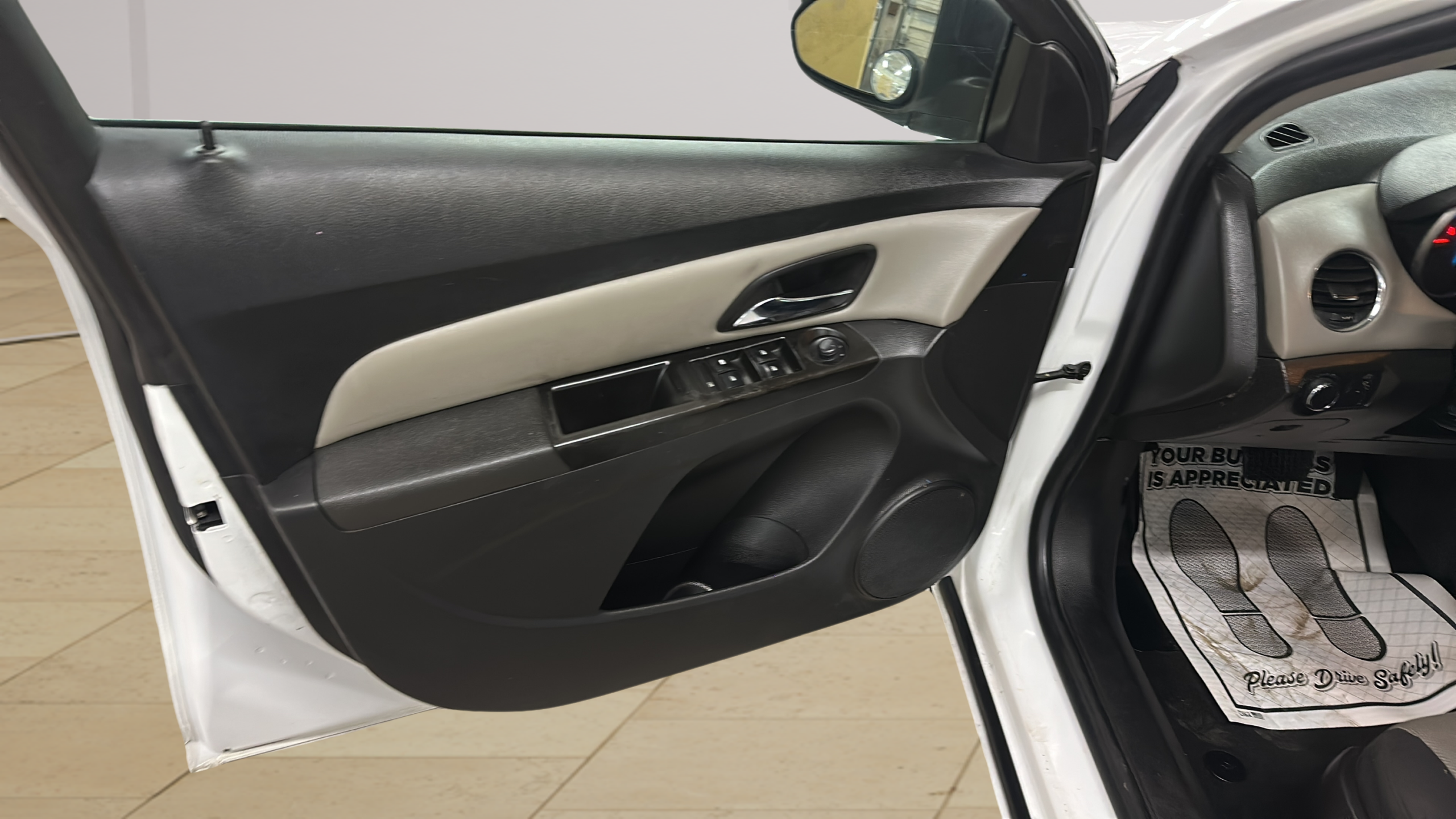 2014 Chevrolet Cruze LS - Photo 13