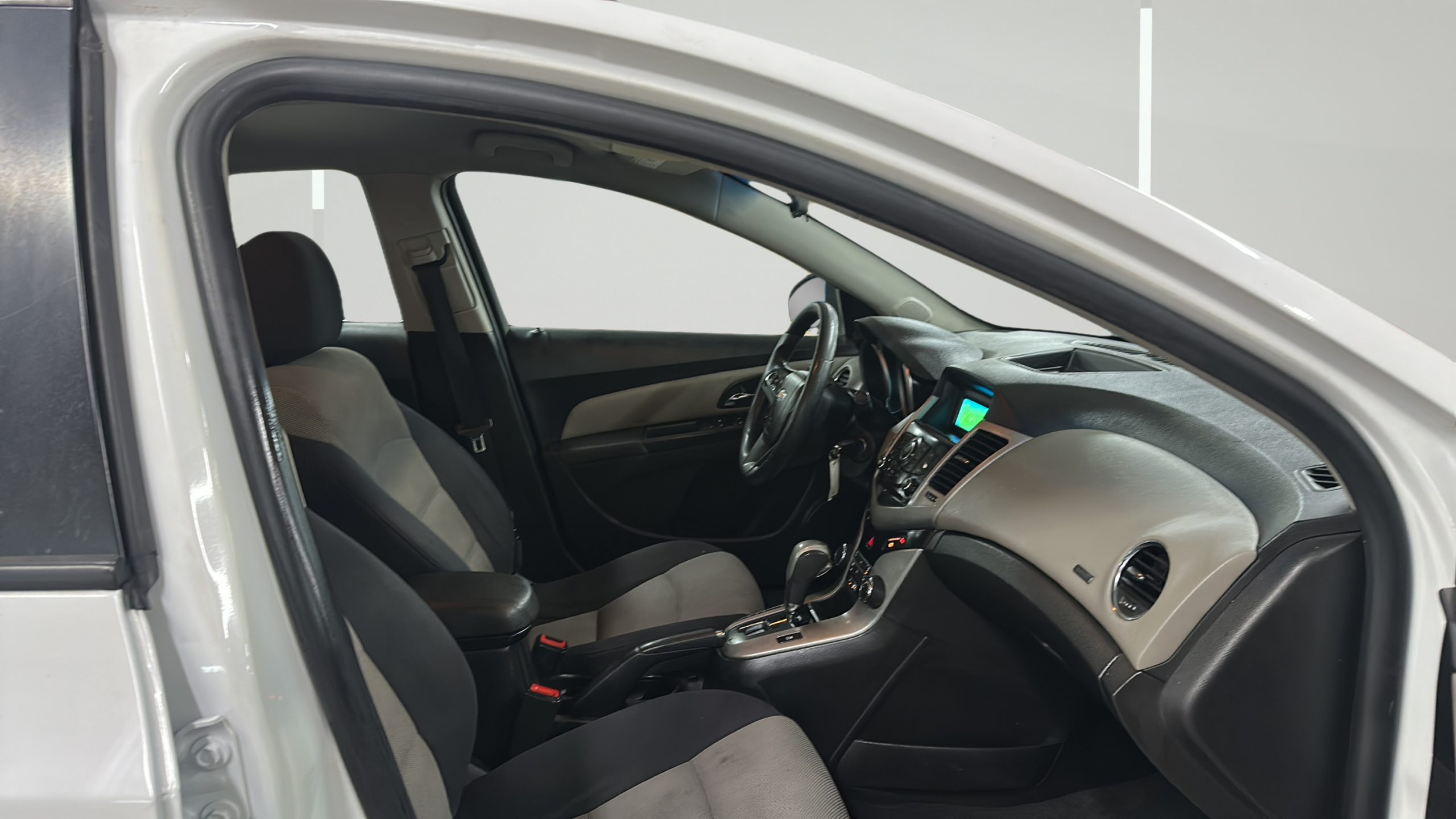 2014 Chevrolet Cruze LS - Photo 14